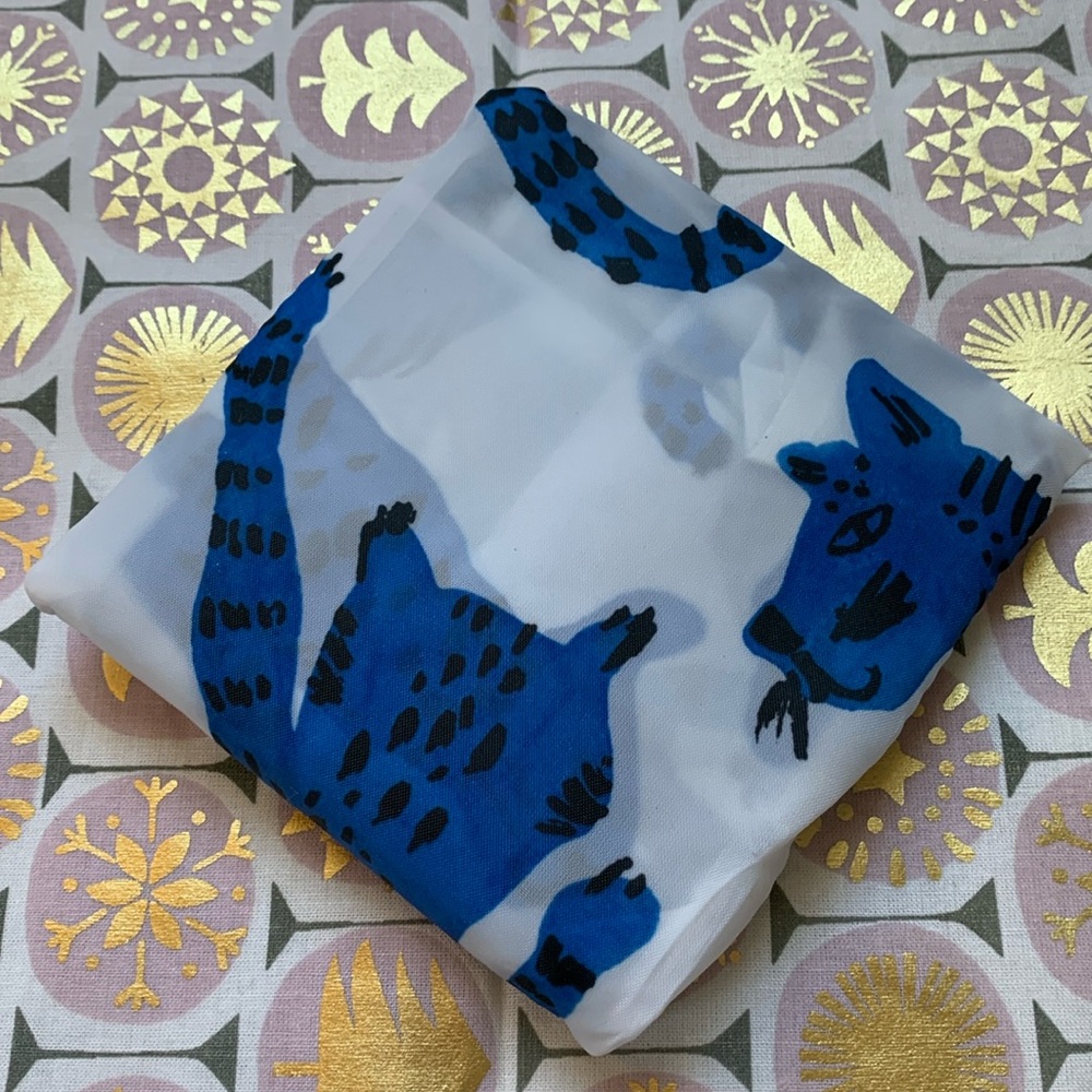 😸IKEA NWT SKYNKE Crazy Blue Cat reusable tote swirling blue felines Warhol-style - Picture 3 of 15